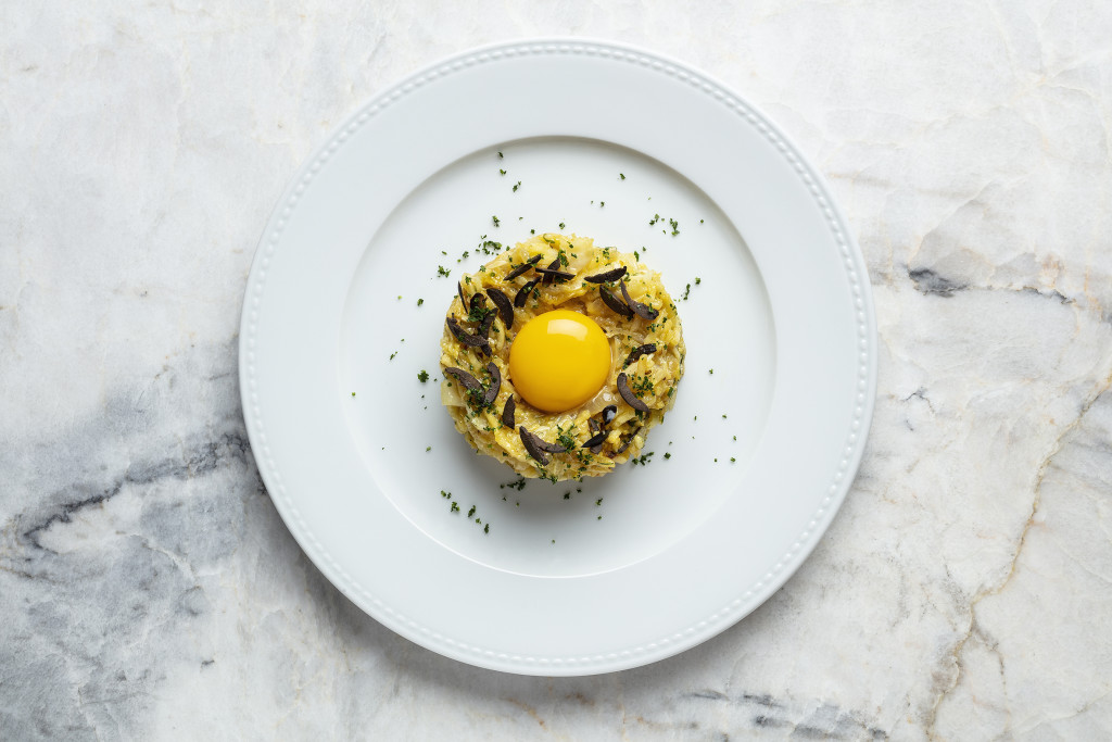 s希雅度葡國餐廳Salted cod À Brás with slow cooked egg yolk, onion purée 葡式馬介休伴慢煮蛋黃及洋蔥醬