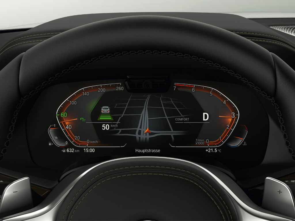 [新聞照片四] 全新世代BMW X5搭載全數位虛擬座艙，「C」字造型對稱環繞的12.3吋多重行車模式儀錶板可顯示完整的原廠智能衛星導航資訊。
