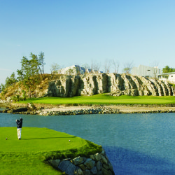 臨海揮桿盡在Hilton Namhae Golf & Spa Resorts