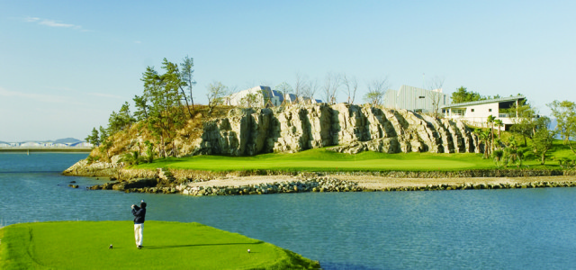 臨海揮桿盡在Hilton Namhae Golf & Spa Resorts