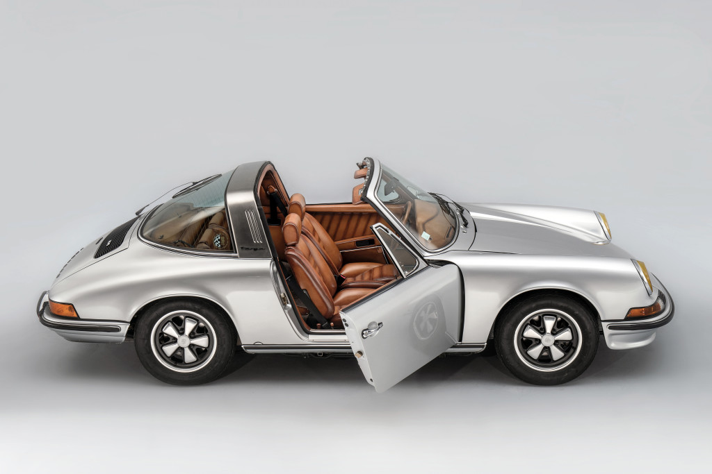 STUDIO VIRAGE - VALENTON - 07/03/2019 PORSCHE TARGA BERLUTI PHOTO ©BRUNO DES GAYETS BRUNO DES GAYETS 21 RUE MAUBLANC 75015 PARIS Tél. : 33 (0)9 50 38 16 49 Mobile : 33 (0)6 62 65 24 00 bdg@nikoja.com www.nikoja.com