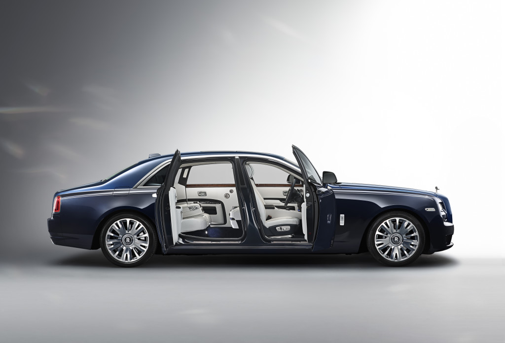 P90290976_highRes_rolls-royce-ghost-ex