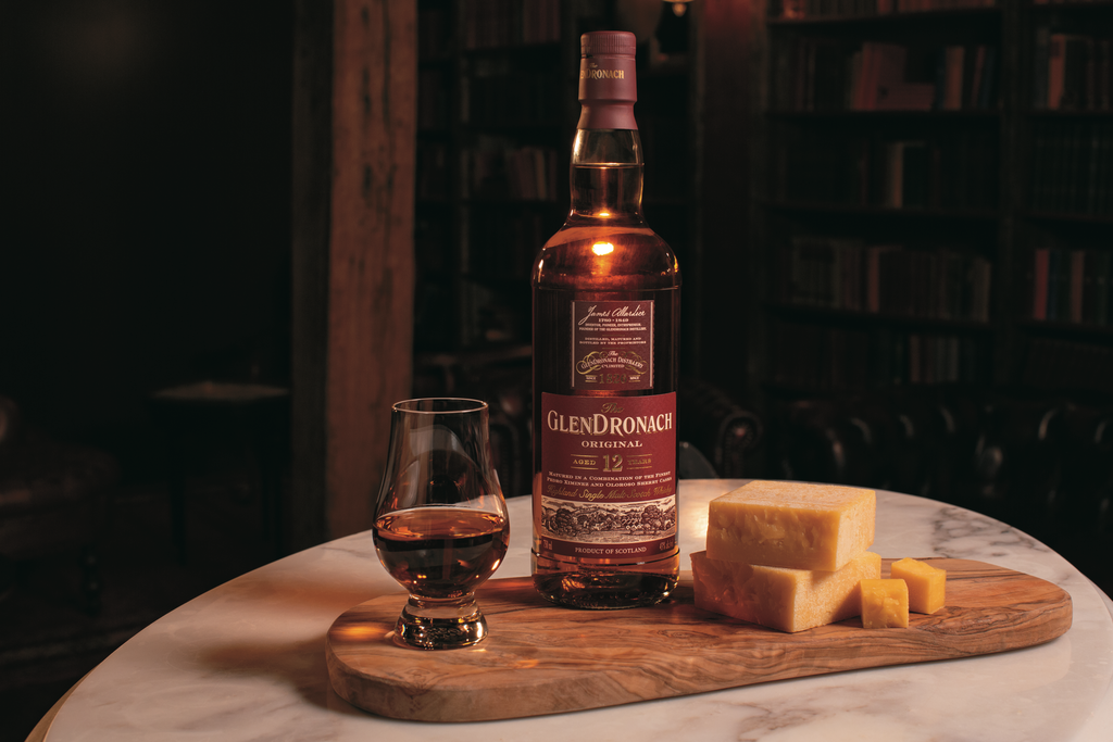 GlenDronach Original - 12YO - Tasting Bottle Glass Cheese 4c