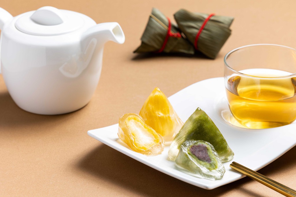 冰粽口味是夏天最受歡迎的「芒果卡士達」及「抹茶紅豆」，每一口都是清涼的幸福好滋味