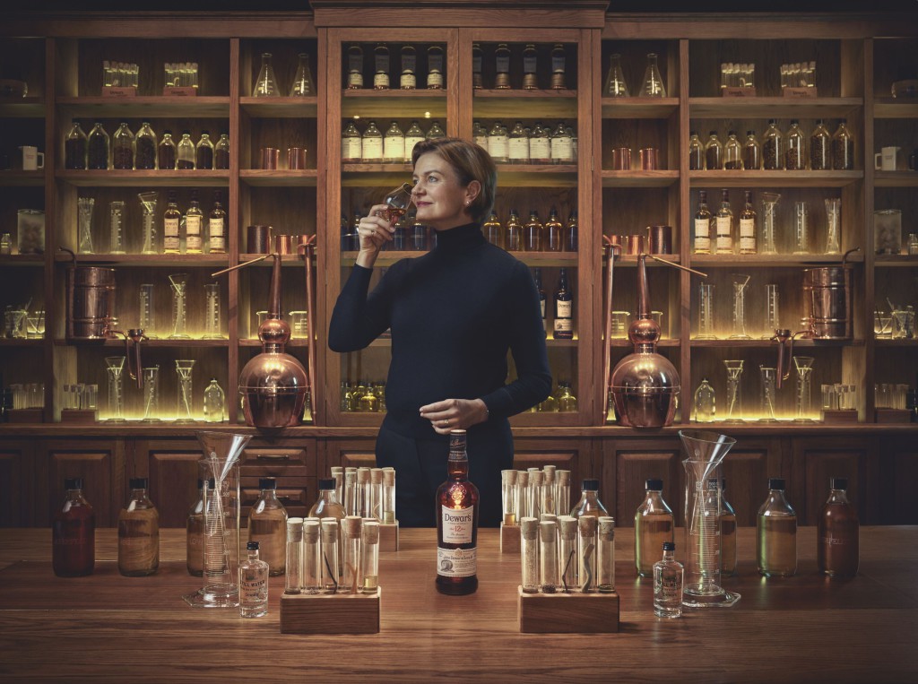 Dewar_s_Distillery_Brand_Images_BLENDING_3a_CMYK (1)