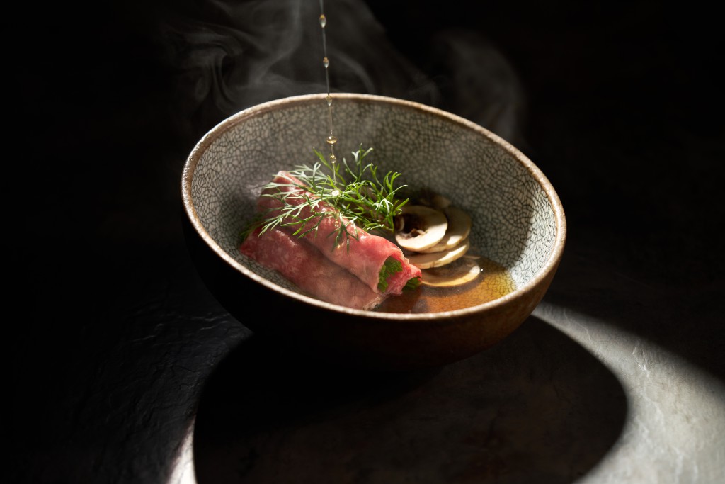 燒肉風間全新套餐「Feast家友限定．極致饗宴」-近江牛、蝦夷蔥、蘑菇澄清湯