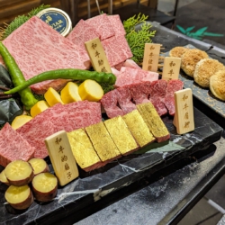 蘭亭這裡的燒肉是鑲金的！  一試成主顧的頂級燒肉風味
